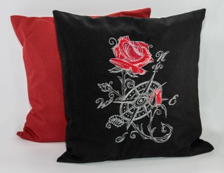 Kissen mit Rosenmotiv